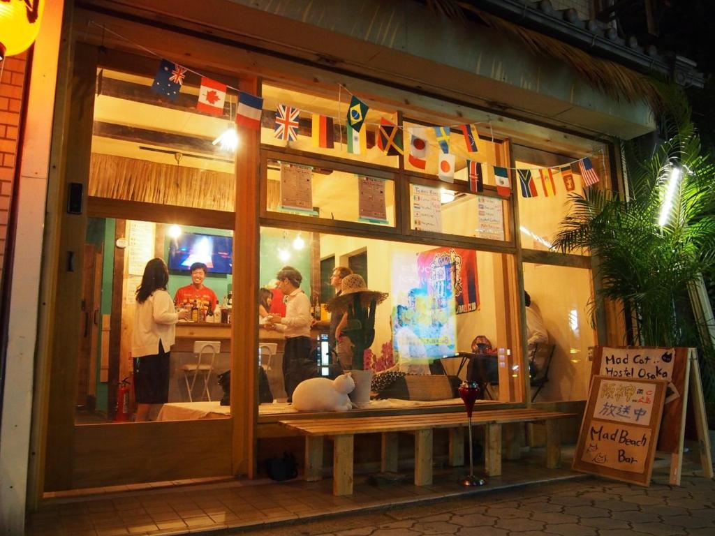 Hosté ubytování Mad Cat Hostel Osaka & Bar