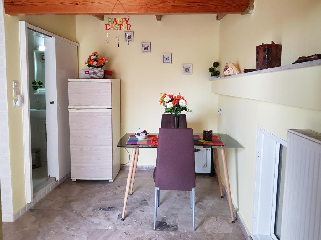 Kuchyň nebo kuchyňský kout v ubytování COZZY STUDIO IN NEA MAKRI