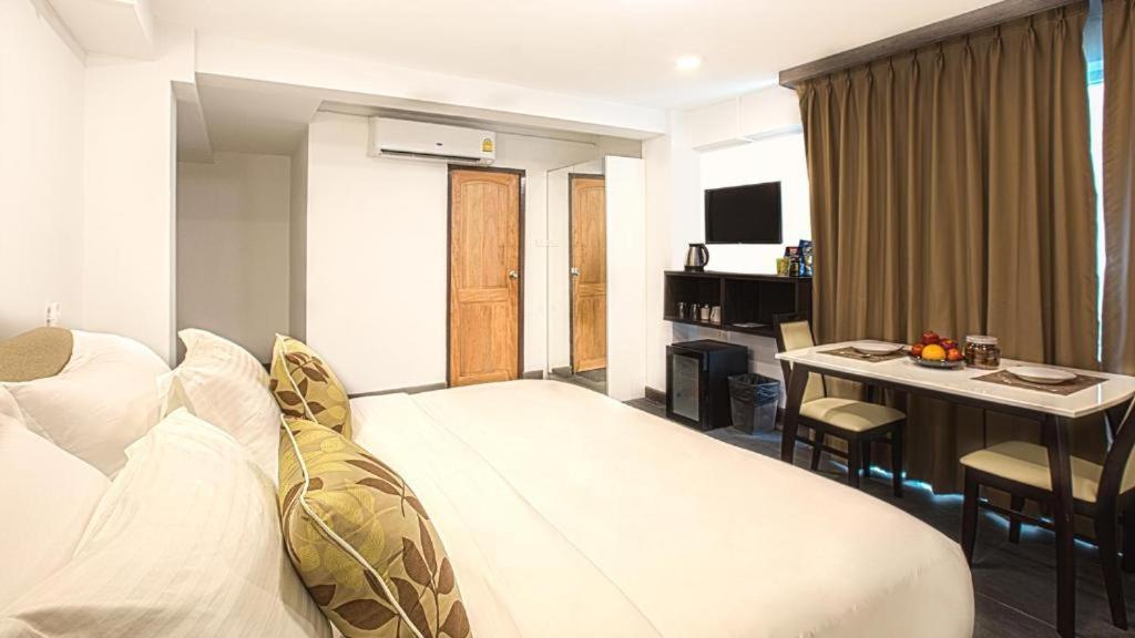 V One Pride-Sukhumvit 22, Bangkok - Chambre Double De Luxe