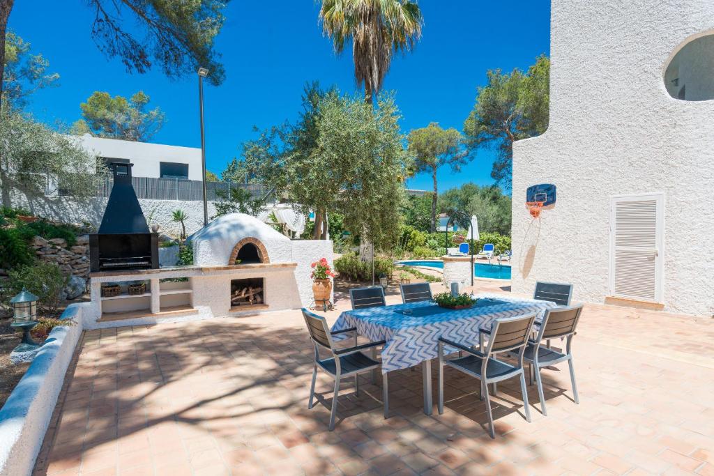 Villa LOS PINOS, Santa Ponsa – Updated 2022 Prices