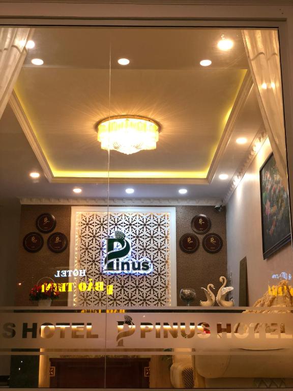 Certifikát, hodnocení, plakát nebo jiný dokument vystavený v ubytování Pinus Hotel