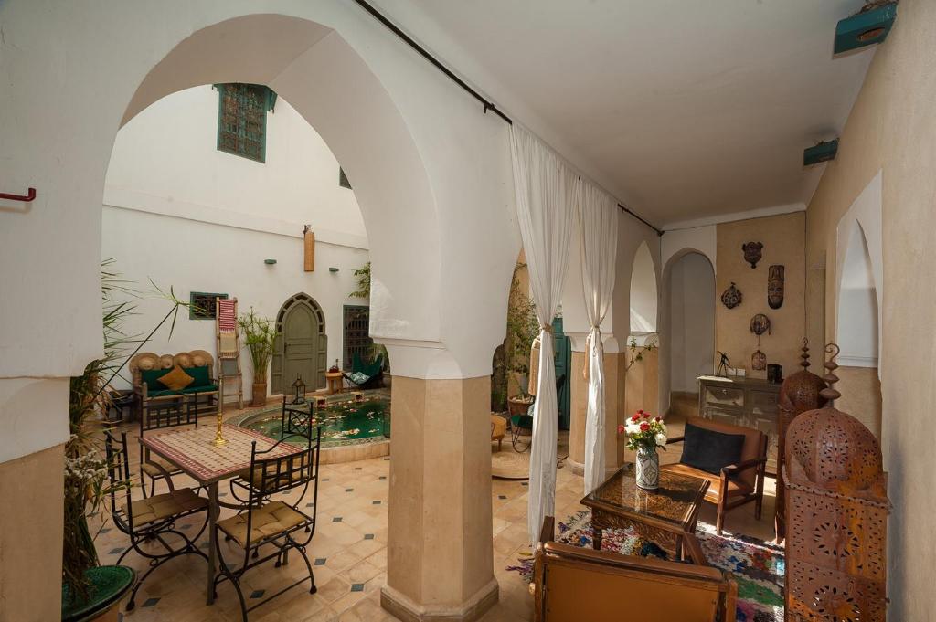 Posezení v ubytování Riad la Cle de la Medina, location en exclusivite