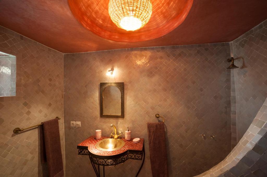 Koupelna v ubytování Riad la Cle de la Medina, location en exclusivite
