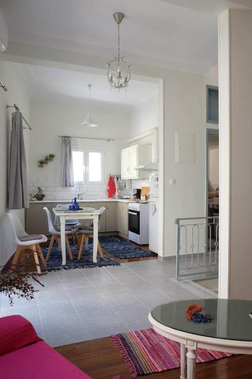 Kuchyň nebo kuchyňský kout v ubytování Kalderimi Home