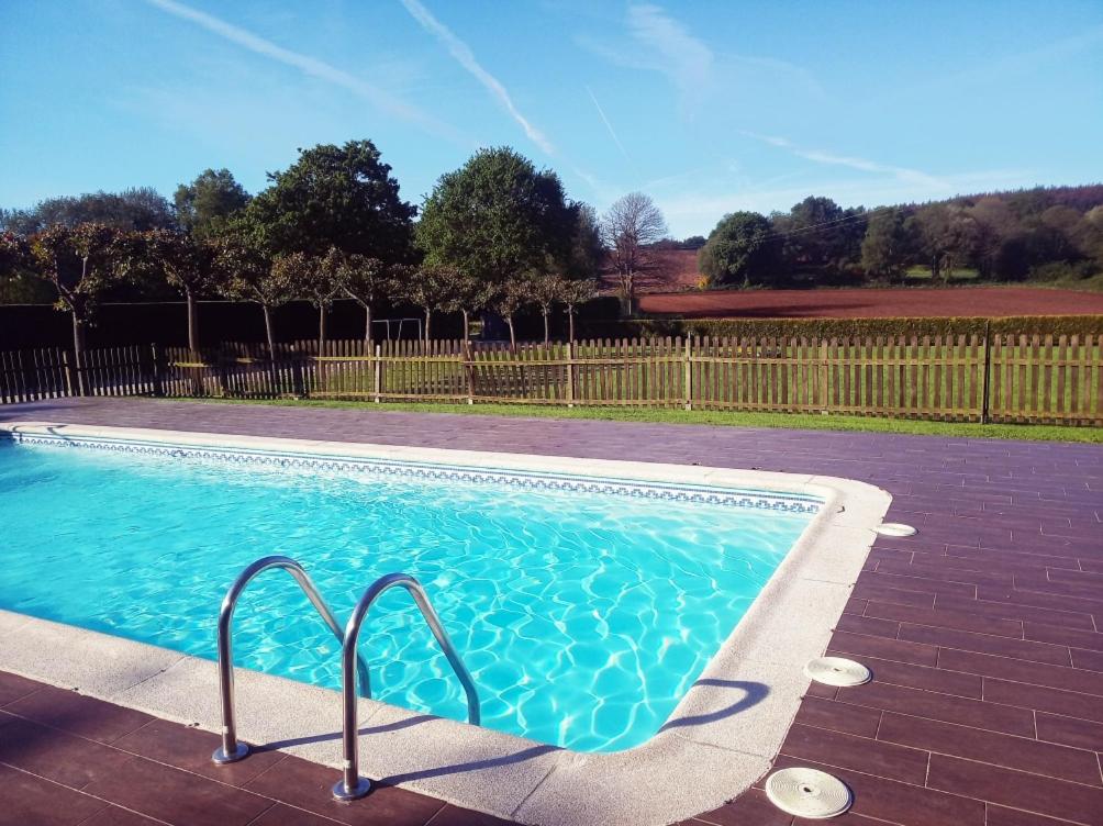 The swimming pool at or close to Casa de Barreiro