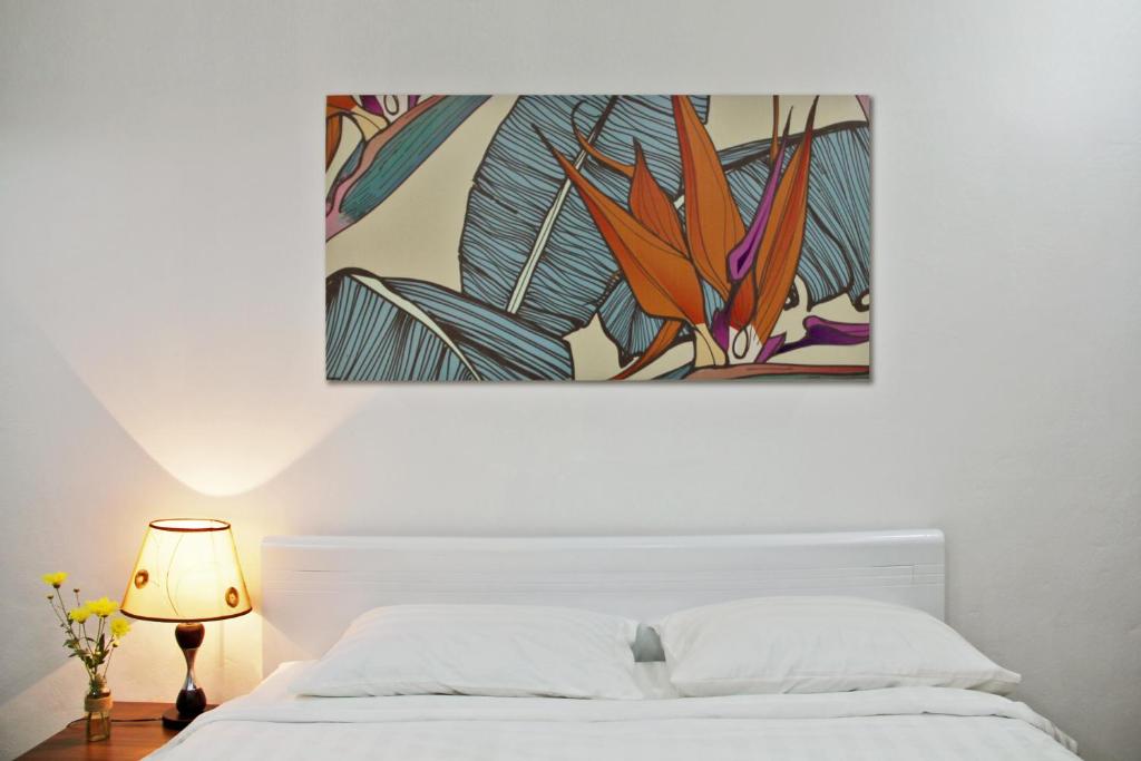 Postel nebo postele na pokoji v ubytování Top Location 3-4-5 Bedrooms House in Centre of Ha Noi - Clean, Cozy and Private - THE TOURNESOL