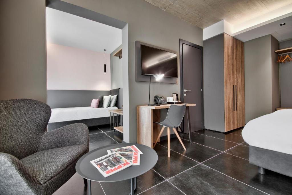 Number 11 St Julian's Malta - Handwritten Collection - 15