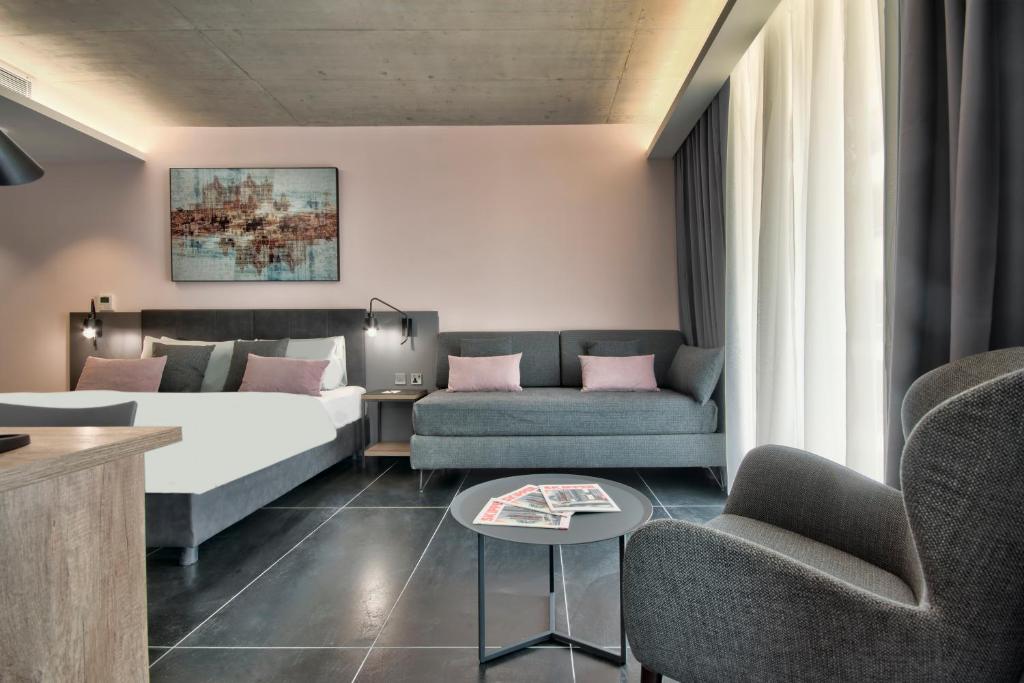 Number 11 St Julian's Malta - Handwritten Collection - 14