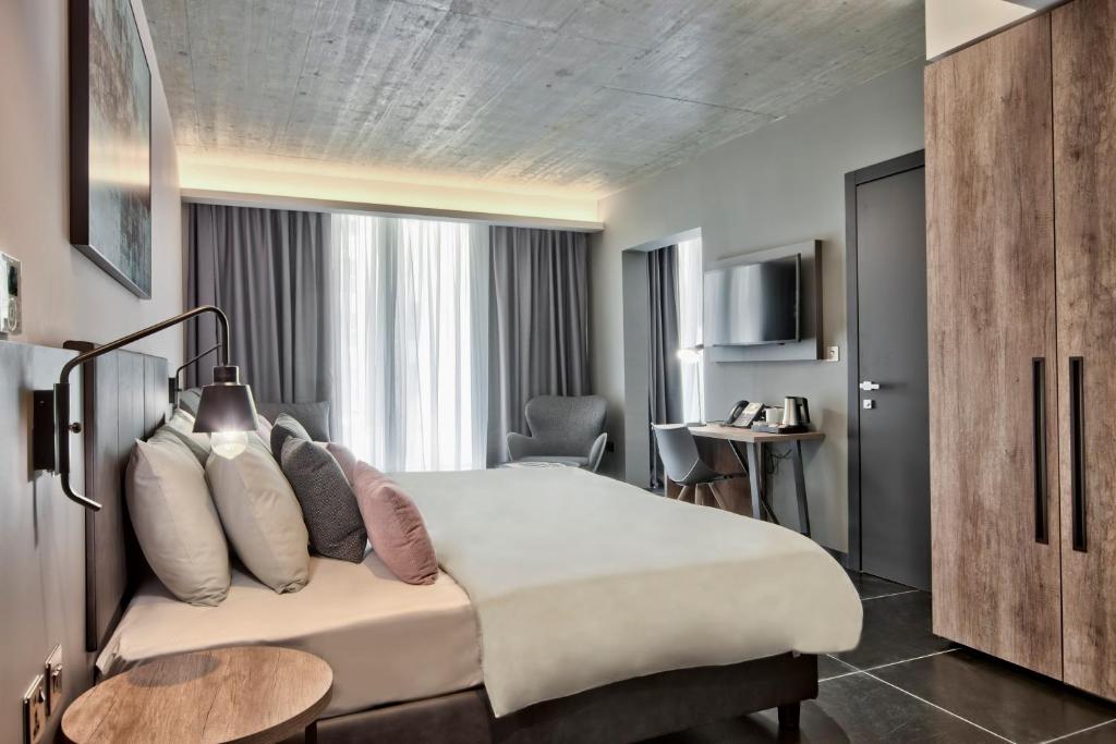 Number 11 St Julian's Malta - Handwritten Collection - 12