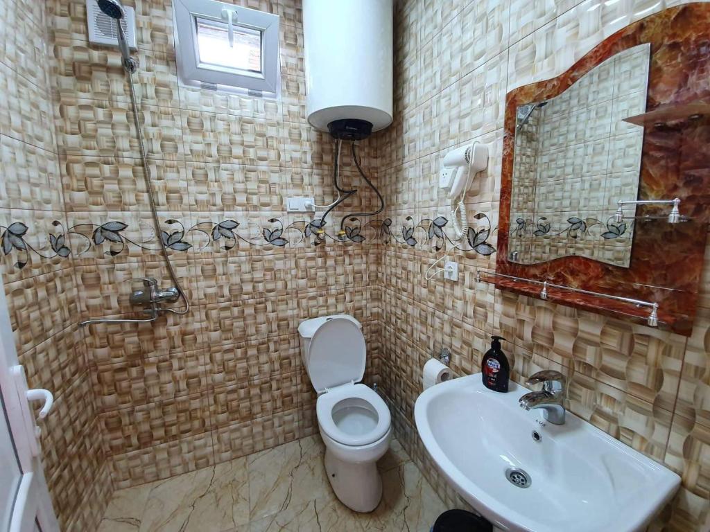 Koupelna v ubytování Guesthouse Kurdiani in Mestia