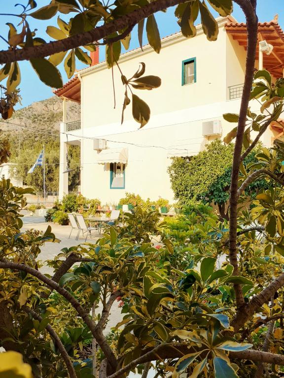 Ogród w obiekcie Costa-Rini Hotel