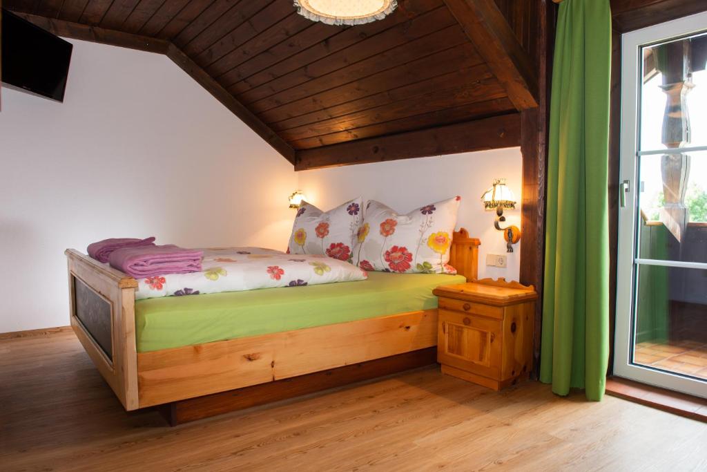 Postel nebo postele na pokoji v ubytování Hansbauer Appartments
