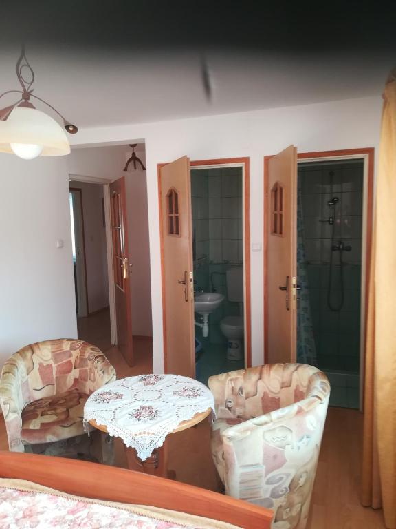 Pokoje u Bożeny i Zbyszka - Tweepersoonskamer Met Eigen Badkamer