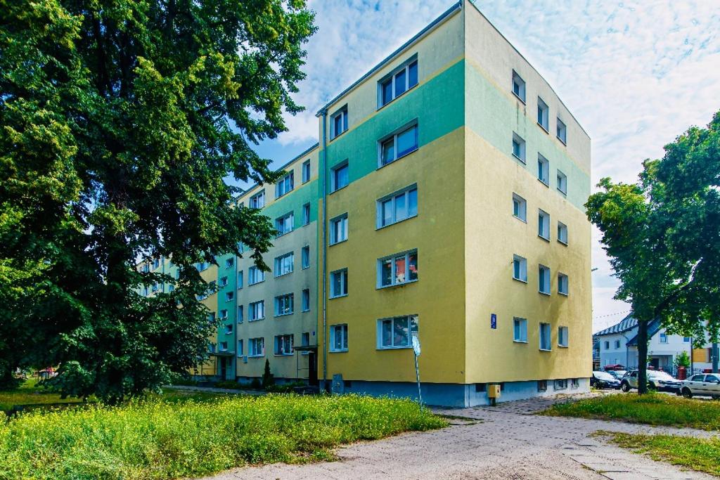 Budova, v ktorej sa apartmán nachádza