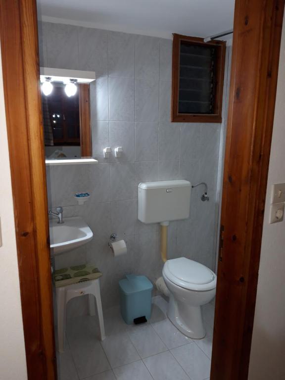 Koupelna v ubytování Koutadelias rooms