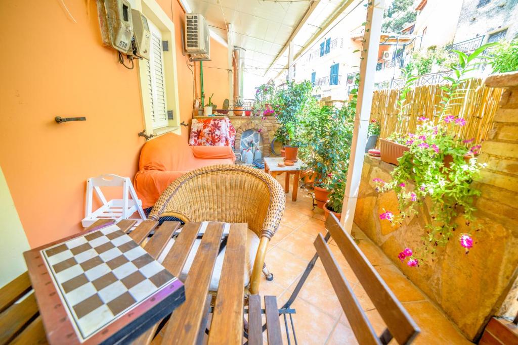 Zona d'estar a Menecrates Rustic - San Matteo