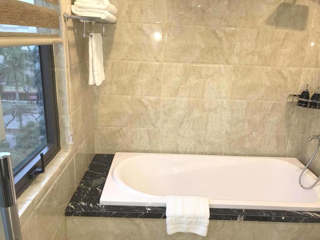 Koupelna v ubytování T&M Luxury Hotel Hanoi