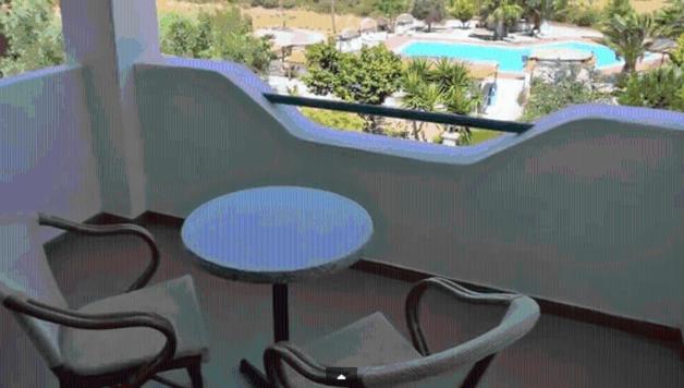 Bazén v ubytování Orama Hotel nebo v jeho okolí