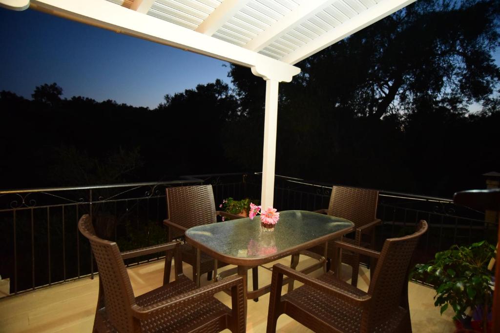 A balcony or terrace at Nikoletta 5