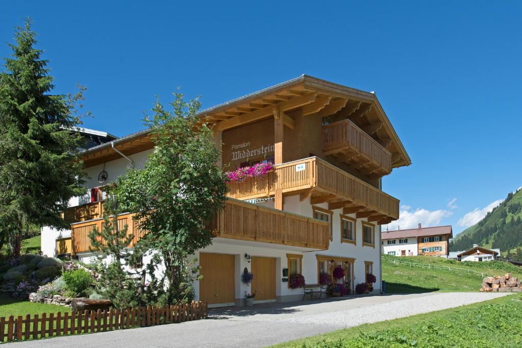 Photo de la galerie de l'établissement Pension Widderstein, à Lech am Arlberg