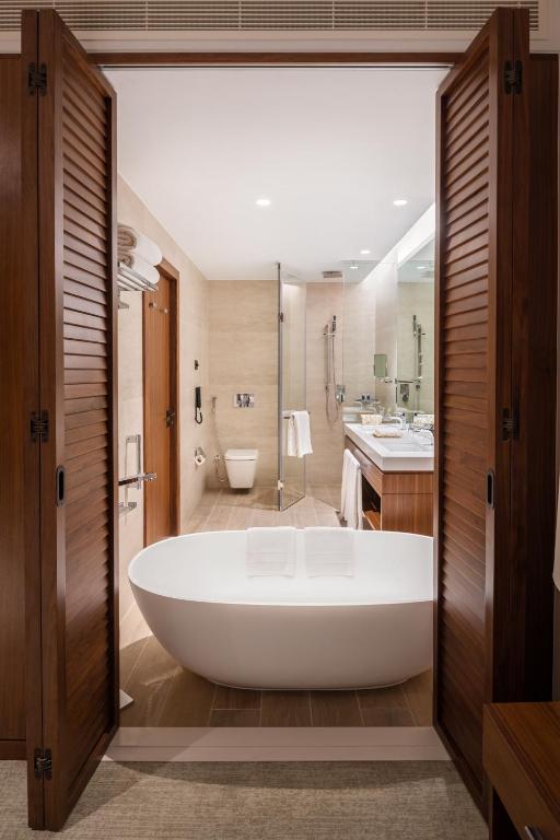 
Junior Suite with Pool, Splash Park & Free Shuttle to Shopping Malls
