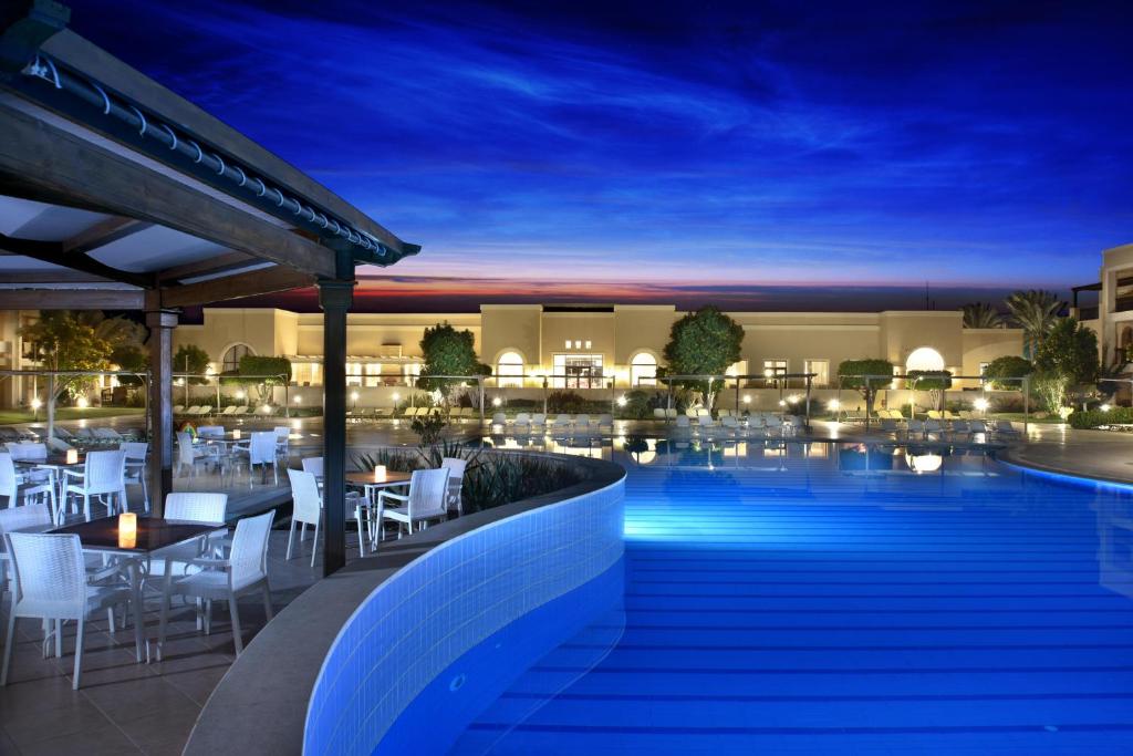 Bazén v ubytování JAZ Mirabel Resort nebo v jeho okolí