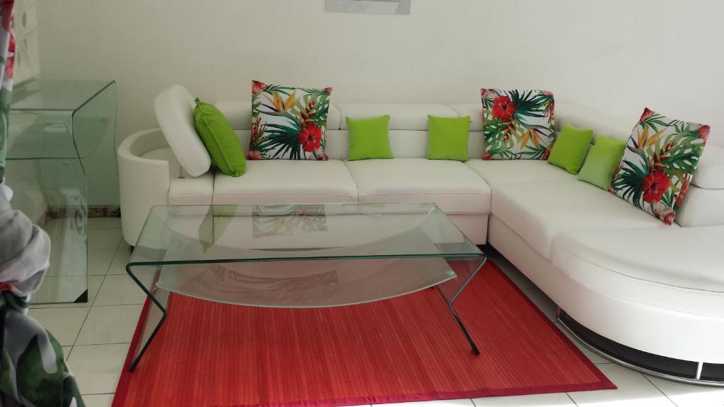 Predel za sedenje v nastanitvi Agréable Studio vue mer au Trois Îlets