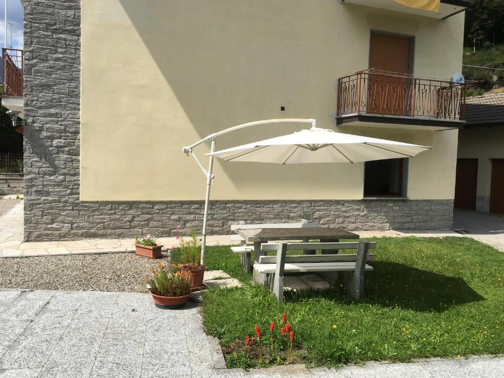 Vonkajšia záhrada v ubytovaní Casa Ezio