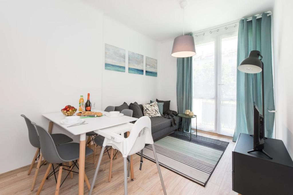 Posedenie v ubytovaní SuperApart Gagarina MiniStudio