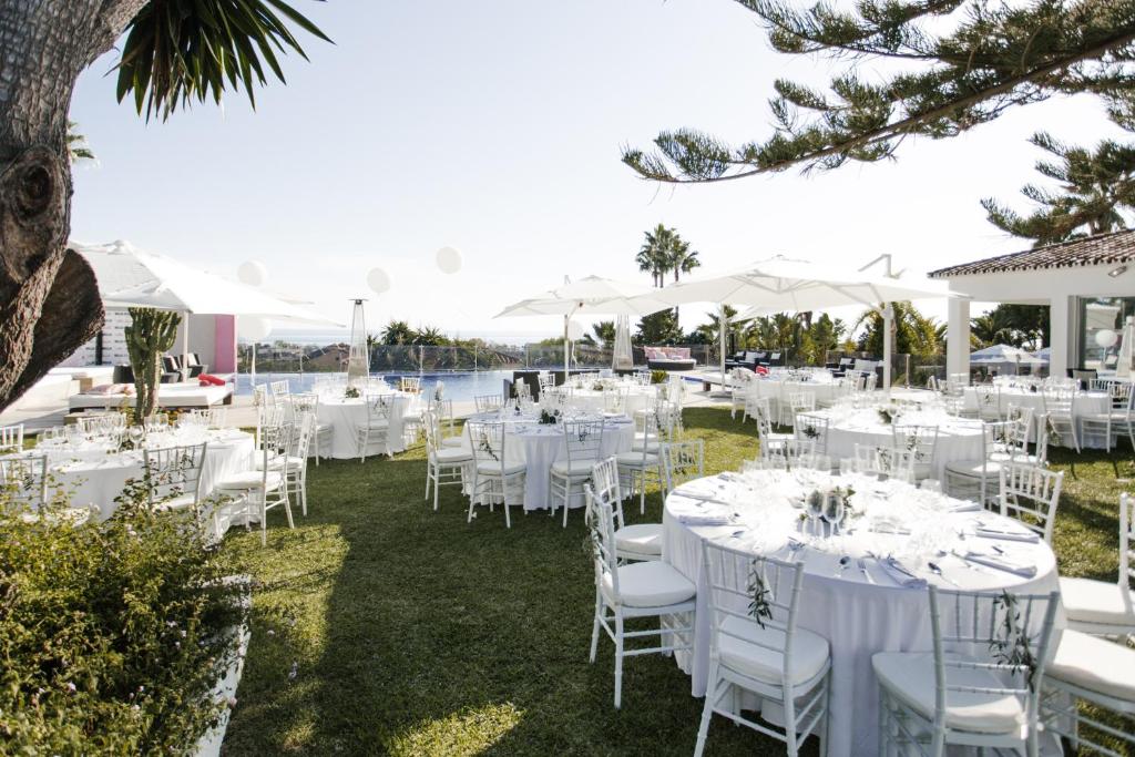 Restauracja lub miejsce do jedzenia w obiekcie Villa Issabella