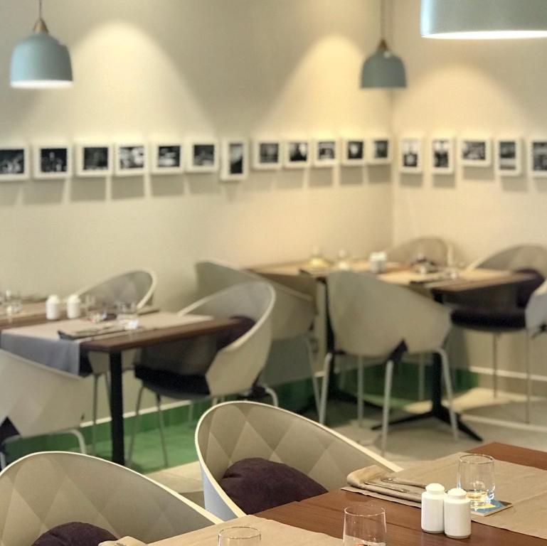 Posezení v ubytování M Suite Hotel
