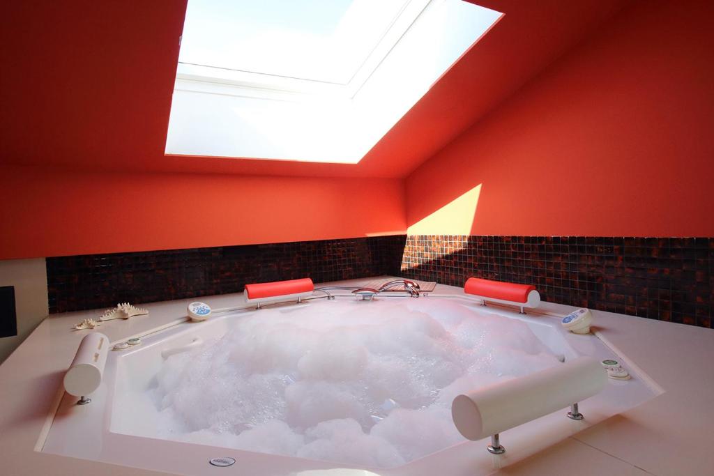 Vila Tabarca Quality & Luxury - Jacuzzi privado en la habitación en Tabarca