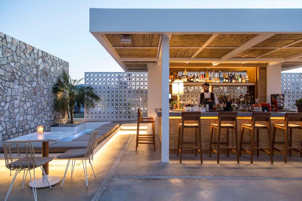 Napoje w obiekcie Kouros Exclusive Hotel & Suites - Adults Only