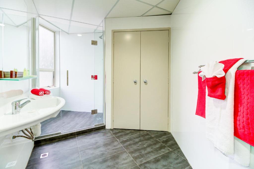 Ascotia Off Queen - Resim 3