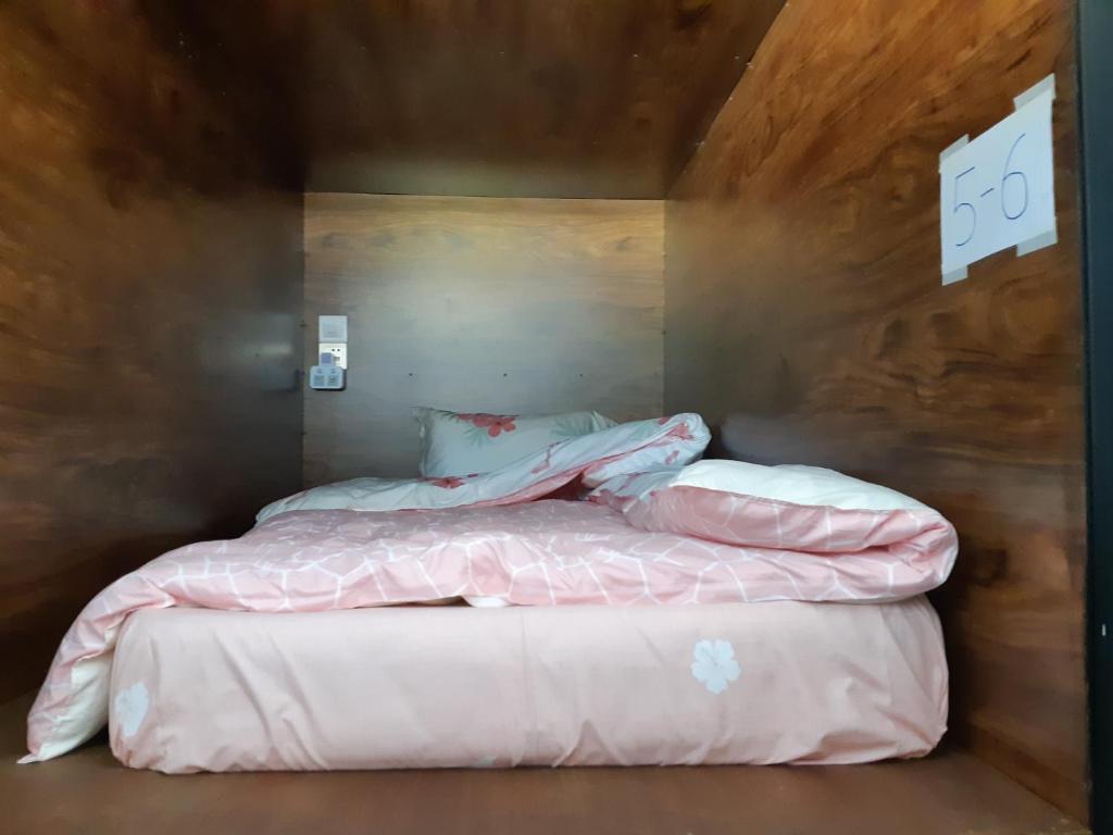 Postel nebo postele na pokoji v ubytování Siril Guesthouse Hostel