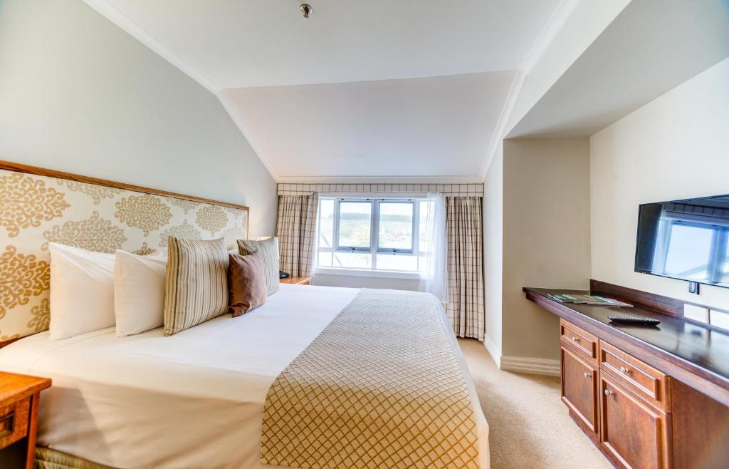 VR Rotorua Lake Resort - Executive Suite With Spa Bath