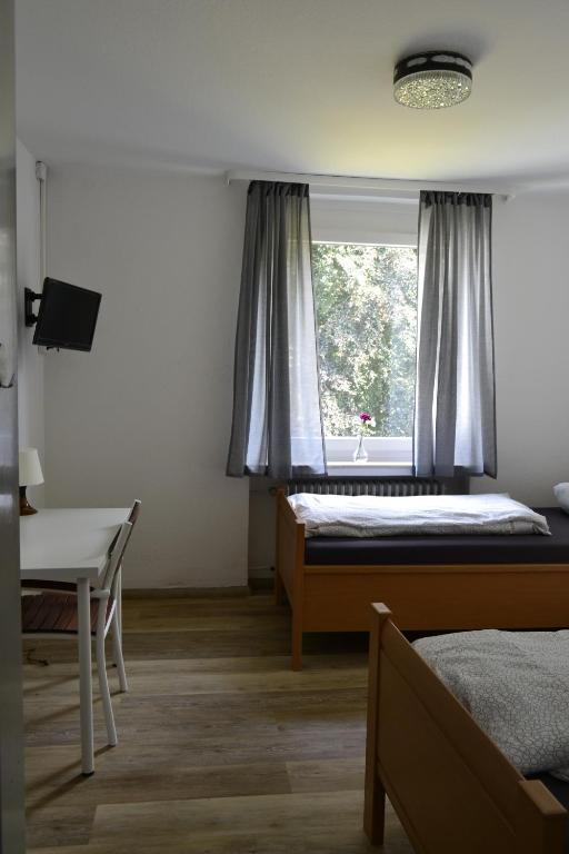 Pension Highway 3 - Bielefeld Paderborner Straße 290 - Double Room With Private Bathroom