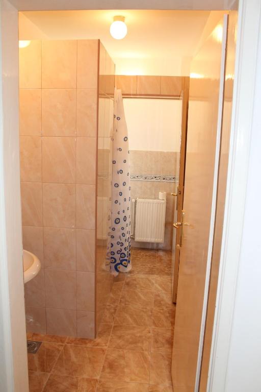 Koupelna v ubytování Hostel Teresianum