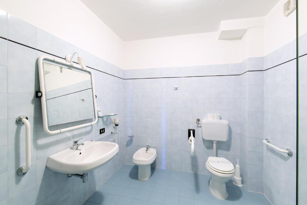 Koupelna v ubytování Hotel Cala Dei Pini
