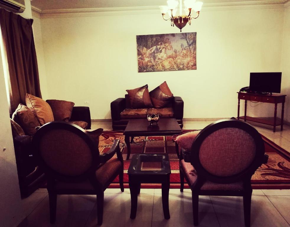 Dynasty Suite - Three-Bedroom Apartment