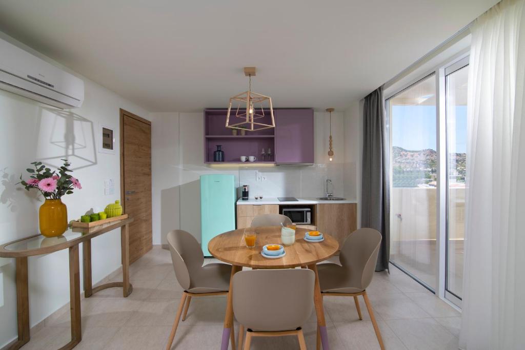 Kuchyň nebo kuchyňský kout v ubytování Rainbow Apartments