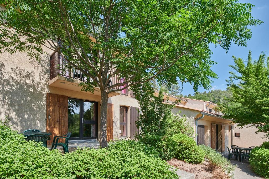 Zahrada ubytování Club Vacances Bleues Domaine de Château Laval