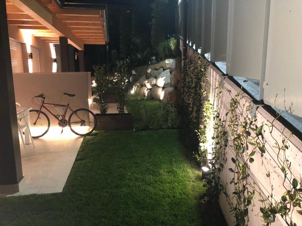 Een tuin van Lamasu RioVerde - Lago di Garda