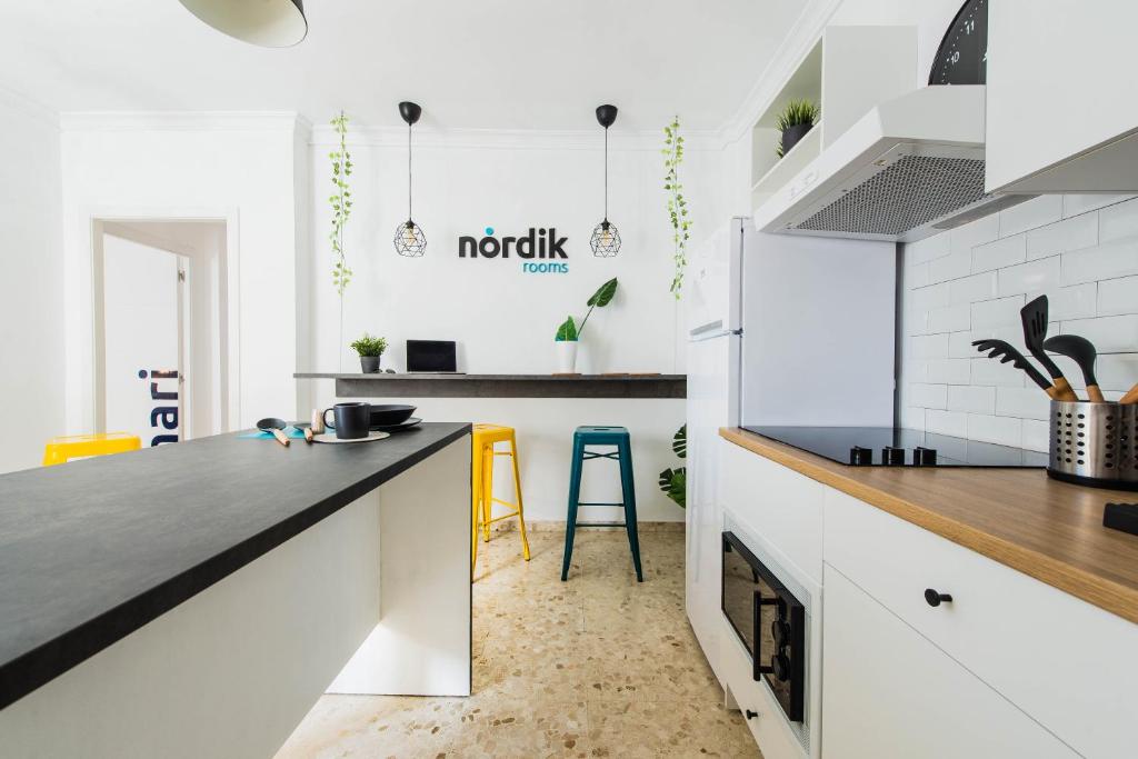 Kuchyň nebo kuchyňský kout v ubytování Nordik Rooms Urban - Trinidad "Copenhague"
