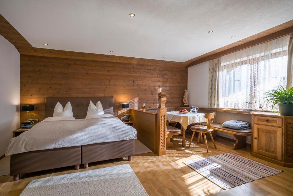 Postel nebo postele na pokoji v ubytování Gästehaus Rauch