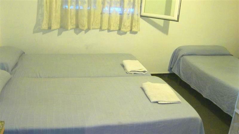 Pensión Iglesias - Triple Room With Private Bathroom