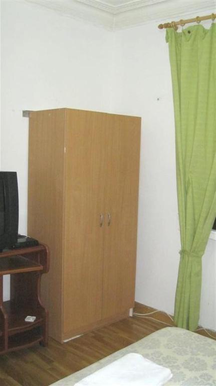 Pensión Iglesias - Single Room With Shared Bathroom