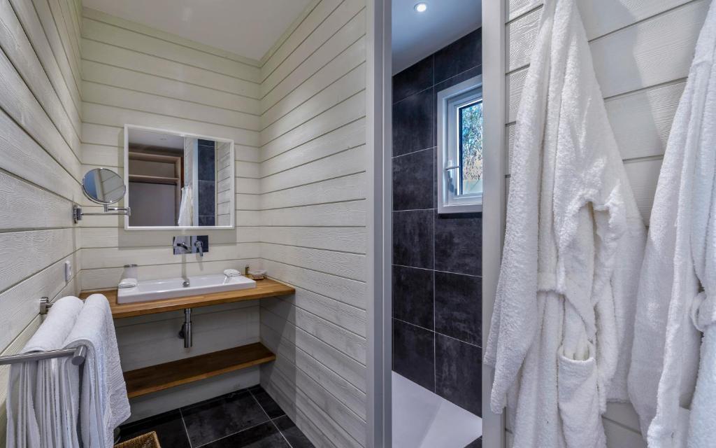 Salle de bains dans l'établissement Villa La Voile Blanche