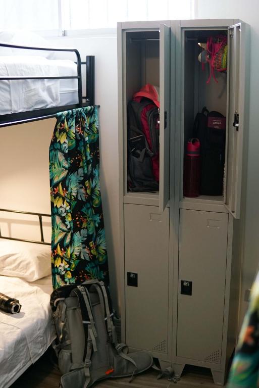 Postel nebo postele na pokoji v ubytování NATIVUS Art-Hostel