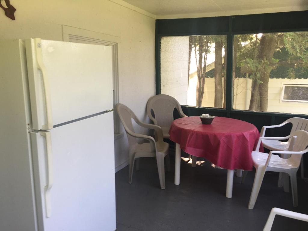 Balkón nebo terasa v ubytování Rock Ledge Motel